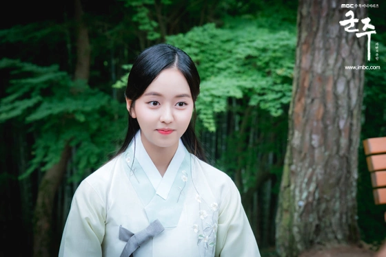 Кадр из дорамы Правитель: Хозяин маски