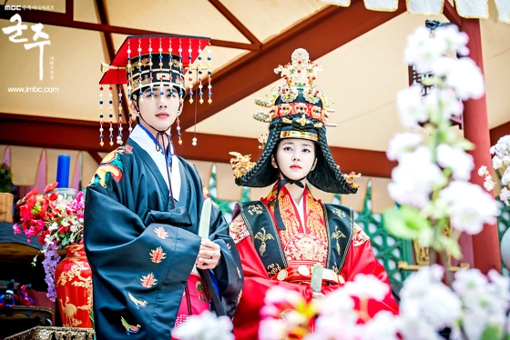 Кадр из дорамы Правитель: Хозяин маски