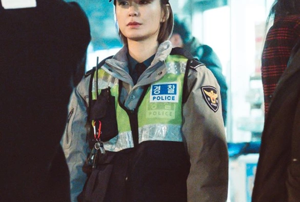 Кадр из дорамы Живой