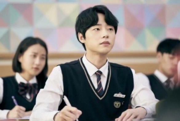 Кадр из дорамы В прямом эфире