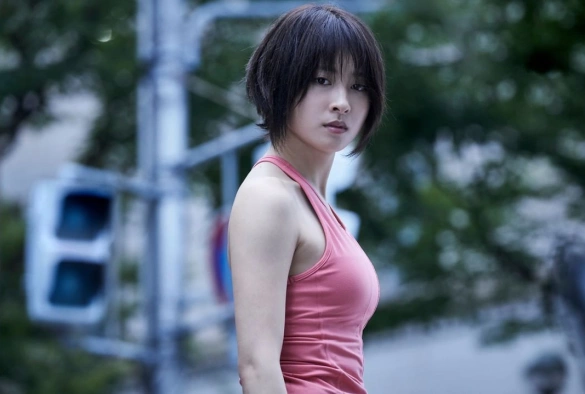 Кадр из дорамы Алиса в Пограничье 1 сезон