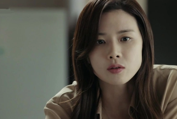 Кадр из дорамы Шёпот