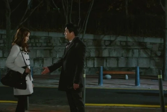 Кадр из дорамы Премьер-министр и я