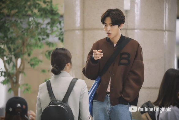 Кадр из дорамы Топ-менеджмент