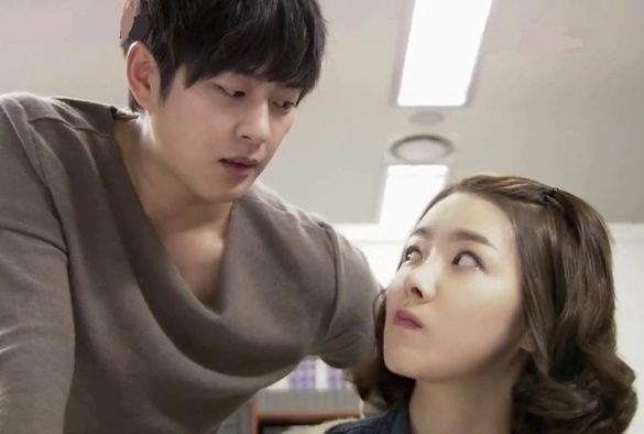 Кадр из дорамы Да она чокнутая!