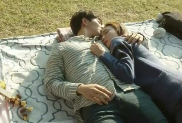 Кадр из дорамы Снова двадцать