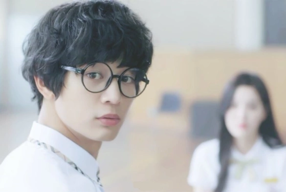 Кадр из дорамы Внезапно 18