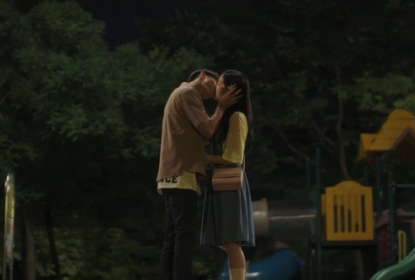 Кадр из дорамы Внезапно 18