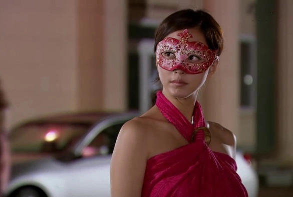 Кадр из дорамы Шпионка Мён Воль