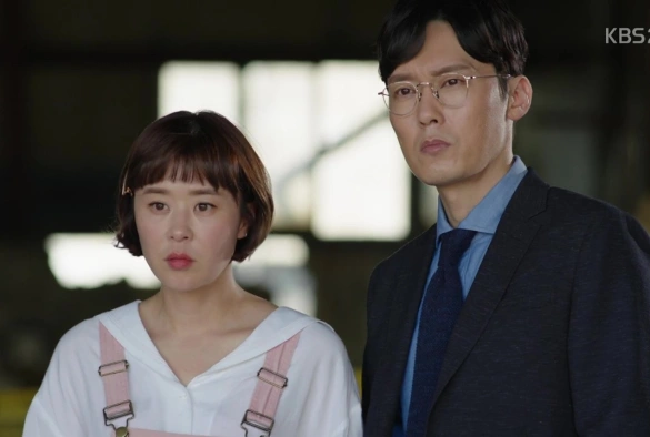 Кадр из дорамы Королева детектива