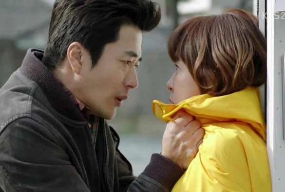 Кадр из дорамы Королева детектива