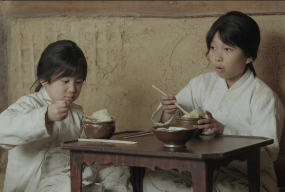 Кадр из дорамы Бунтарь Хон Гиль Дон