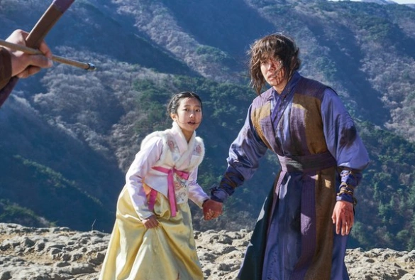 Кадр из дорамы Бунтарь Хон Гиль Дон