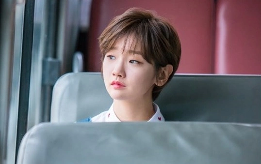 Кадр из дорамы Золушка и четверо рыцарей