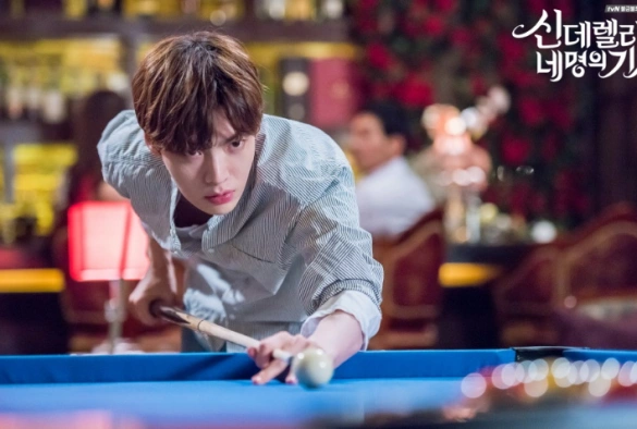 Кадр из дорамы Золушка и четверо рыцарей