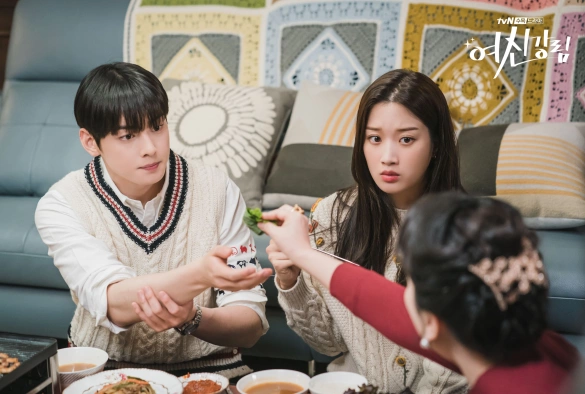 Кадр из дорамы Истинная красота