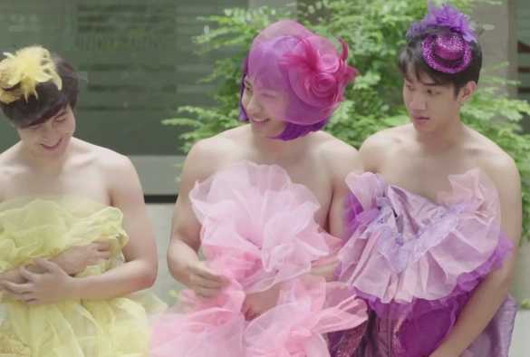 Кадр из дорамы Пловцы