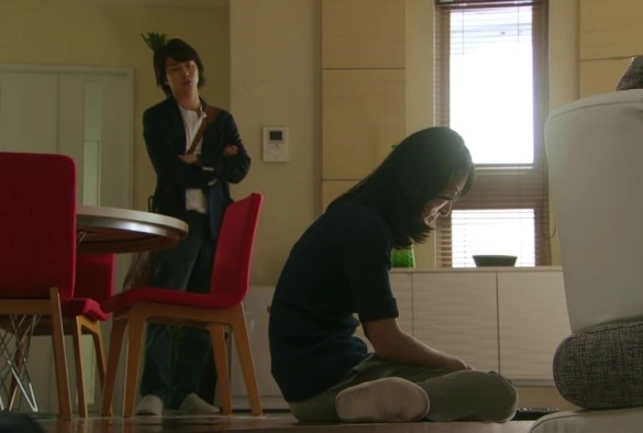 Кадр из дорамы Семейная игра