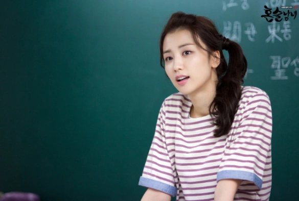 Кадр из дорамы Пьющие в одиночестве