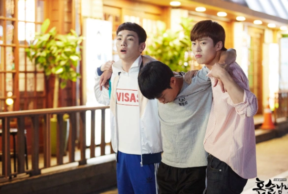 Кадр из дорамы Пьющие в одиночестве