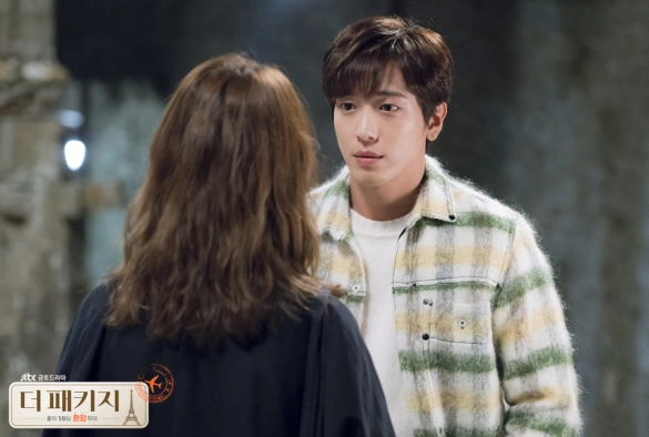 Кадр из дорамы Турпакет