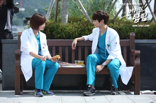 Кадр из дорамы Гении медицины