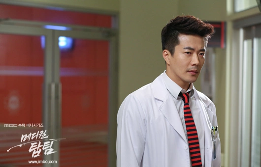 Кадр из дорамы Гении медицины