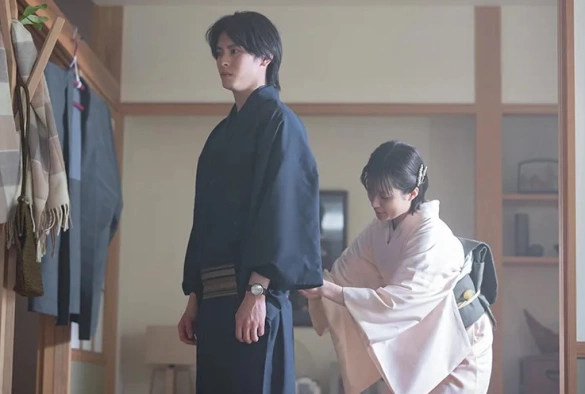 Кадр из дорамы Брак, испорченный чрезмерной опекой молодого мужа