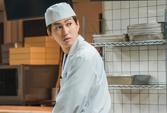 Кадр из дорамы Брак, испорченный чрезмерной опекой молодого мужа