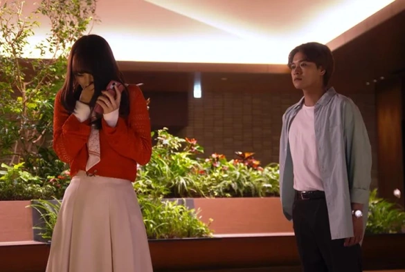 Кадр из дорамы Деловой брак