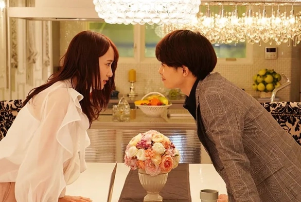 Кадр из дорамы Деловой брак