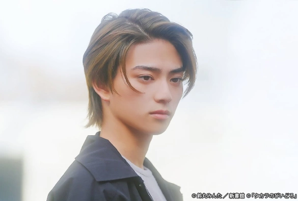 Кадр из дорамы Стёклышки Такары