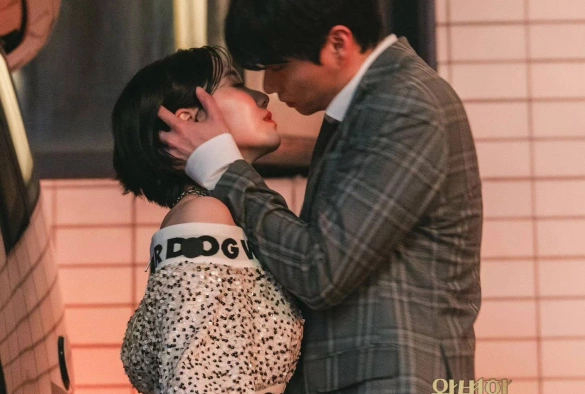 Кадр из дорамы Суть идеального брака