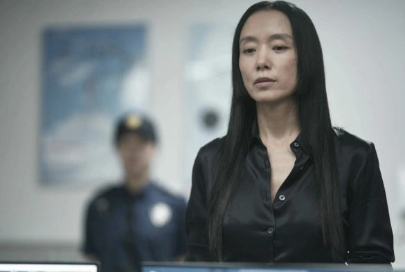 Кадр из дорамы Револьвер