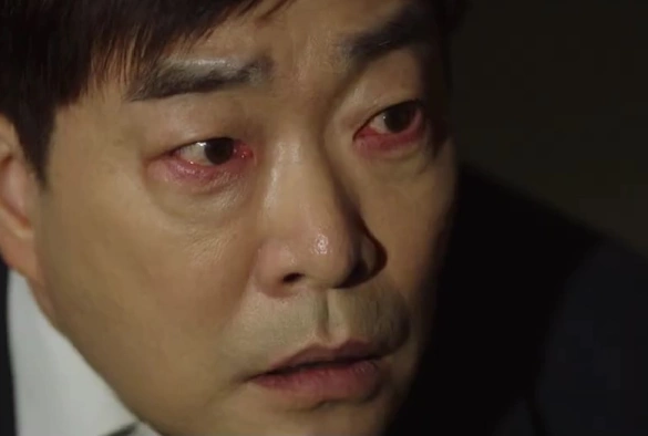 Кадр из дорамы Ваша честь