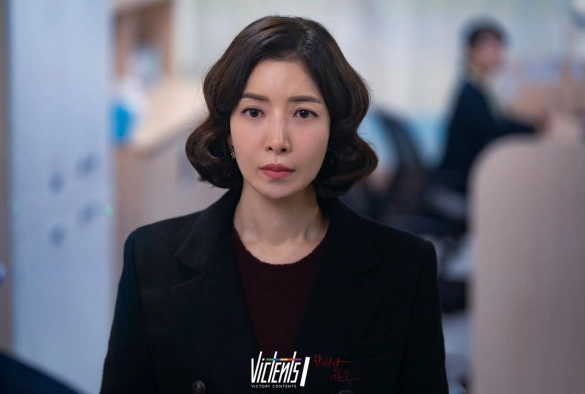 Кадр из дорамы Идеальная семья