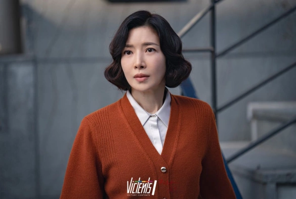 Кадр из дорамы Идеальная семья