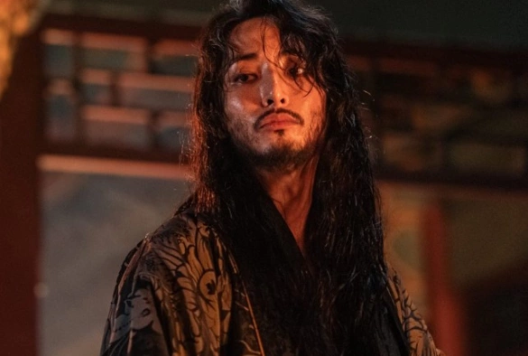 Кадр из дорамы Королева У