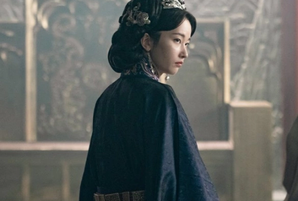 Кадр из дорамы Королева У