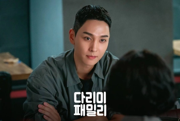 Кадр из дорамы Железная семья