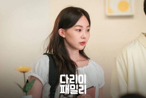 Кадр из дорамы Железная семья