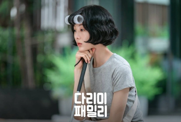 Кадр из дорамы Железная семья