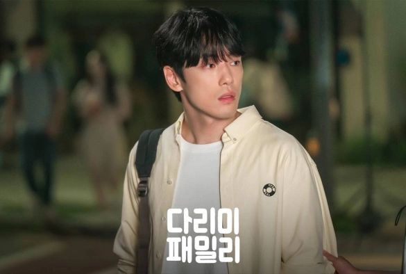 Кадр из дорамы Железная семья