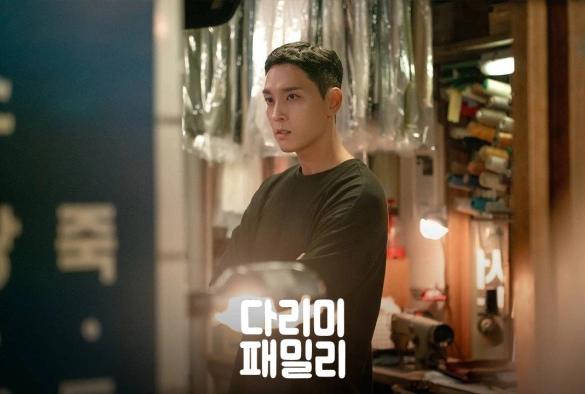 Кадр из дорамы Железная семья