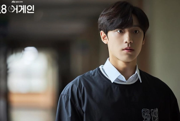 Кадр из дорамы Снова 18