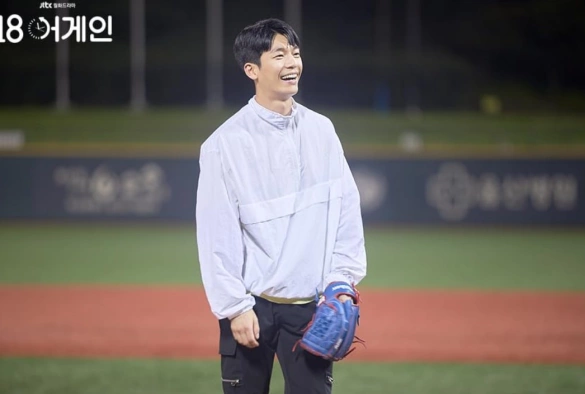 Кадр из дорамы Снова 18