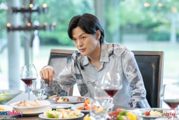 Кадр из дорамы Судья из Ада