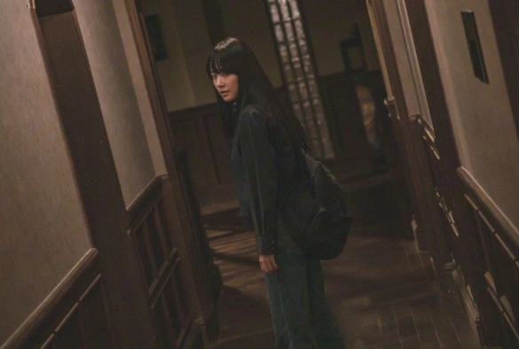 Кадр из дорамы Такой близкий предатель