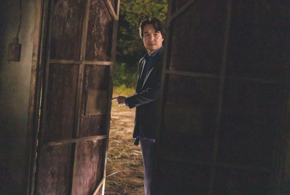 Кадр из дорамы Такой близкий предатель