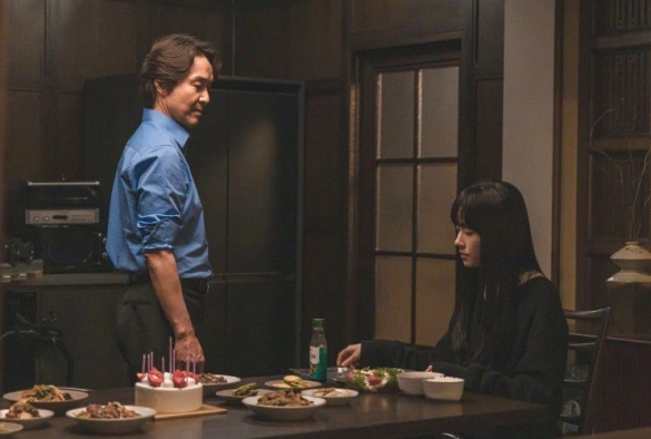 Кадр из дорамы Такой близкий предатель